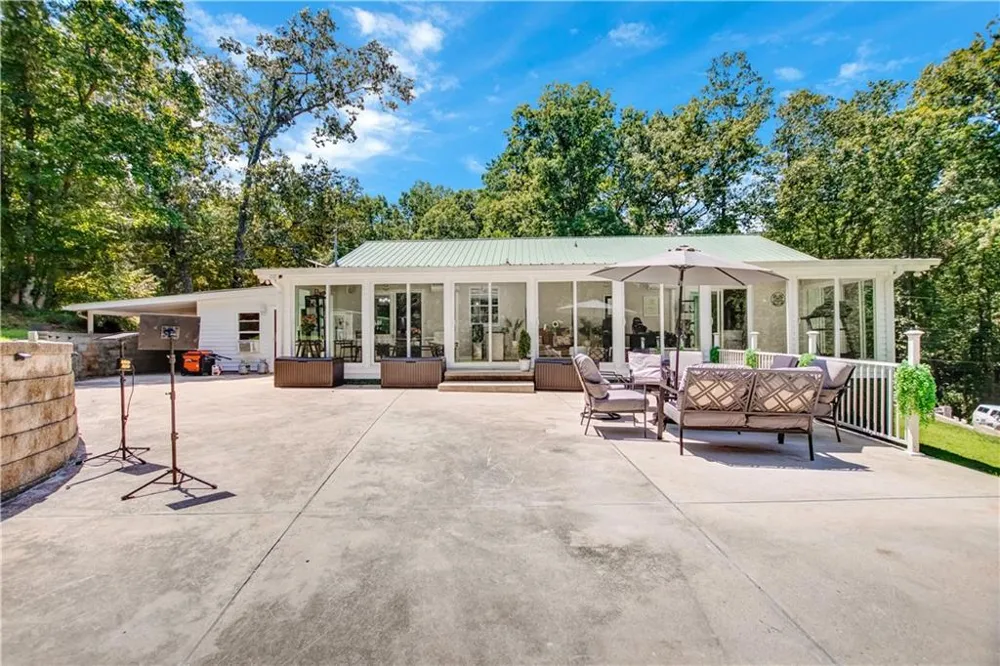 154 Sunset Street Clarkesville, GA 30523