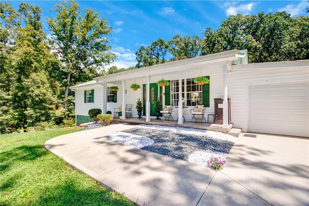 154 Sunset Street Clarkesville, GA 30523