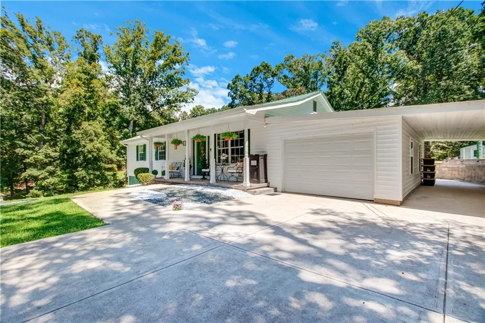 154 Sunset Street Clarkesville, GA 30523