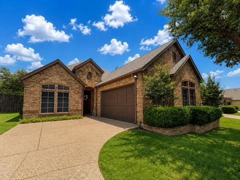 5801 Mira Lago Lane