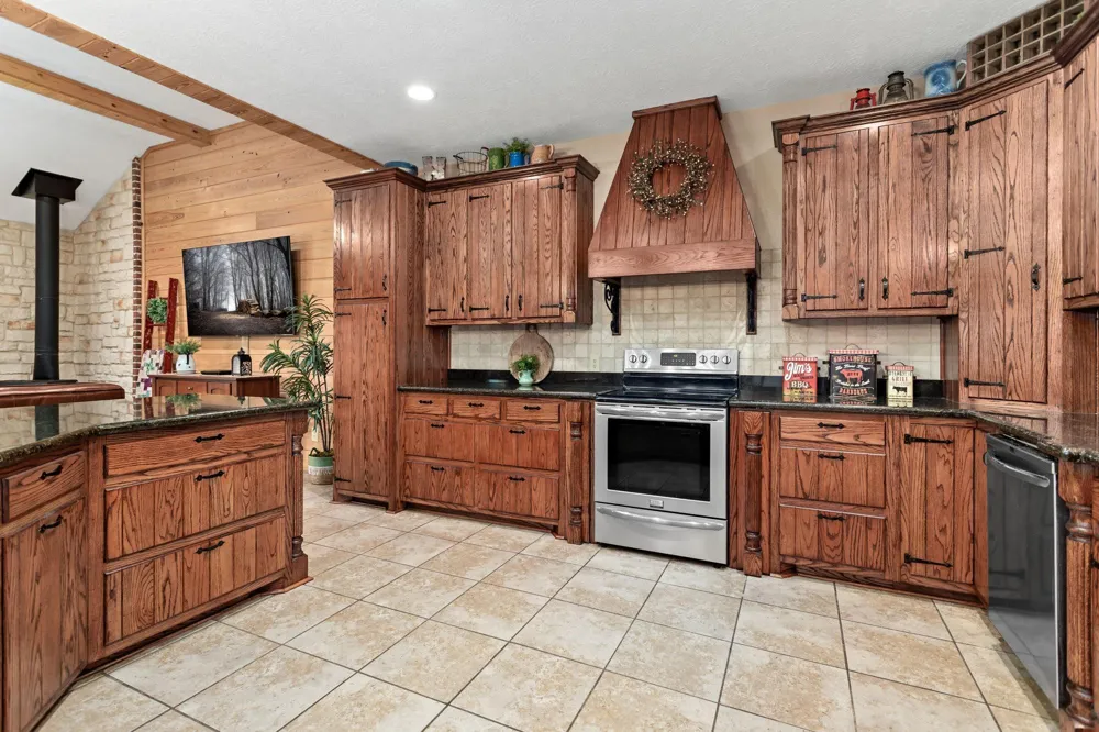 18610 Fm 252 Kirbyville, TX 75956
