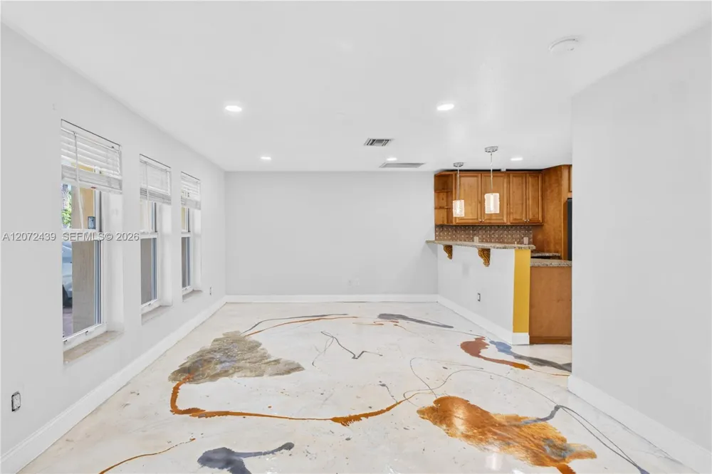 3731 NW 109th Ave Coral Springs, FL 33065