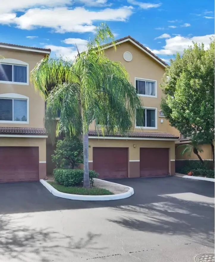 200 Scotia Drive #202 Hypoluxo, FL 33462