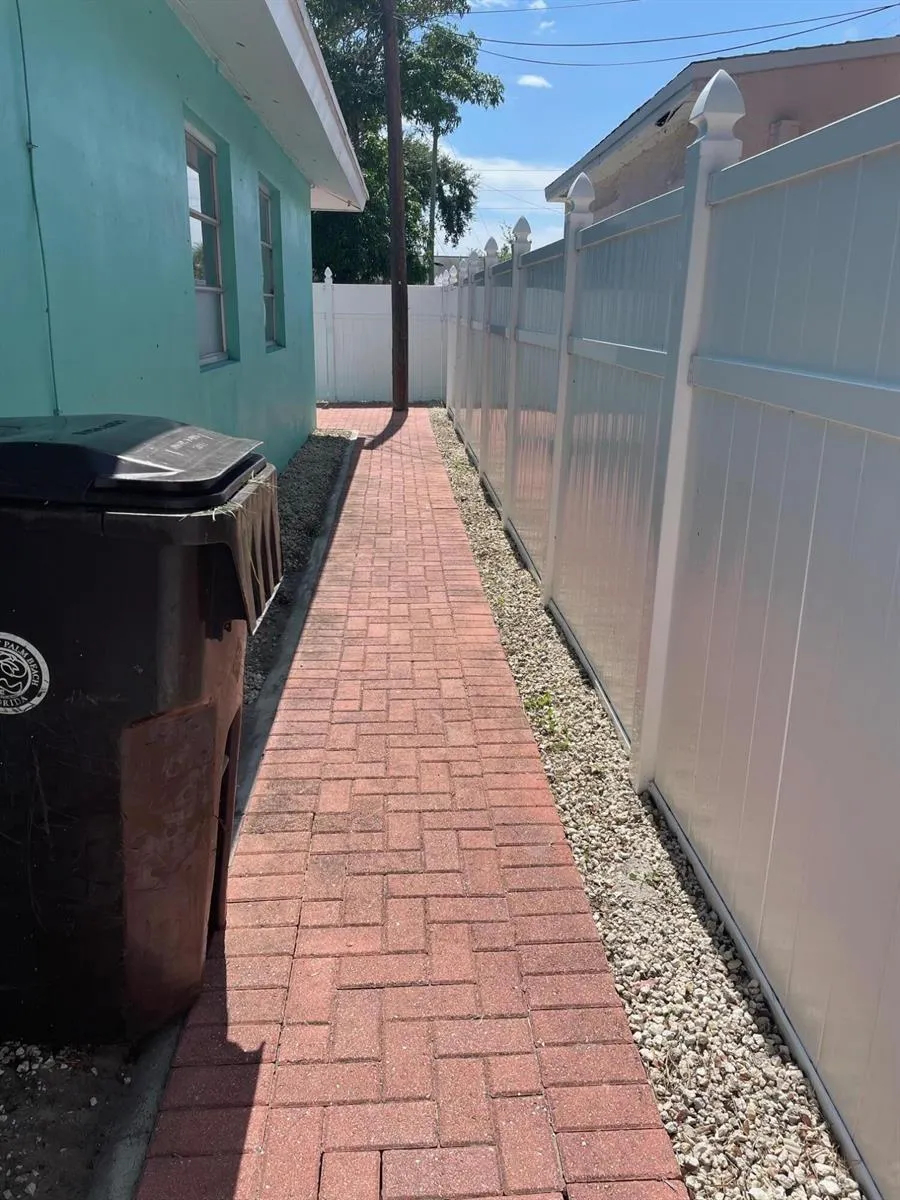 1718 Mercer Avenue #B West Palm Beach, FL 33401