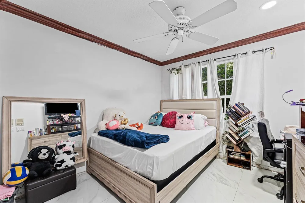 2350 NW 5TH AVENUE Boca Raton, FL 33431