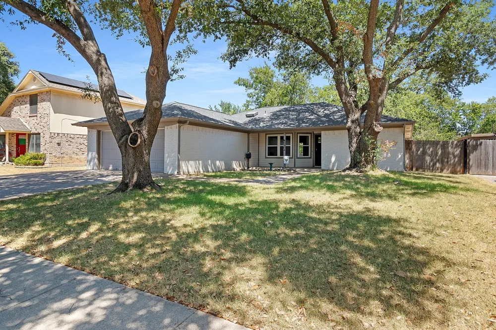 6804 Richfield Drive North Richland Hills, TX 76182