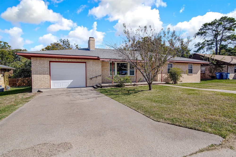 107 Pine Street Keene, TX 76059