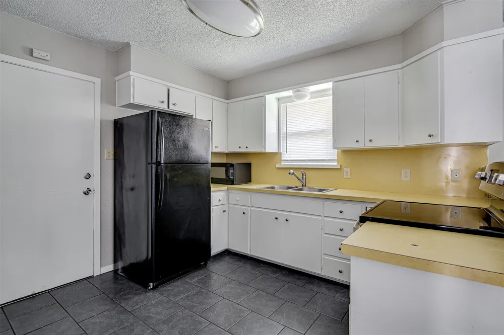 107 Pine Street Keene, TX 76059