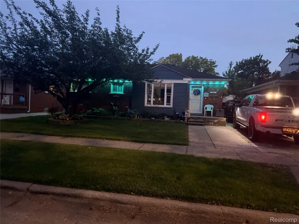 18785 Dale Avenue Allen Park City, MI 48101