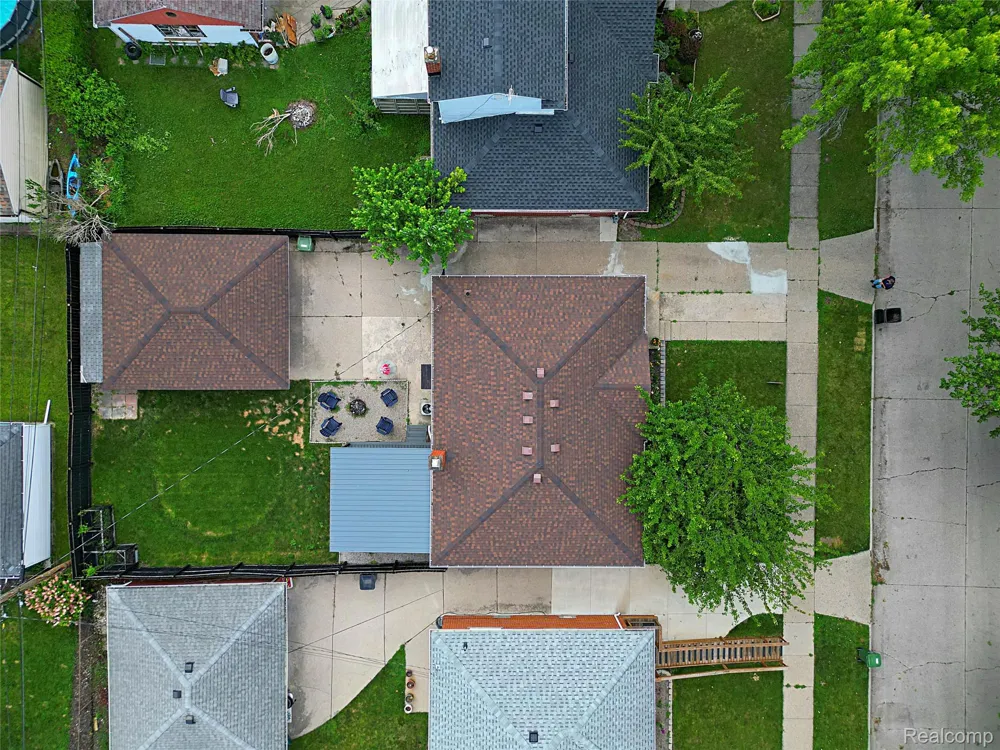 18785 Dale Avenue Allen Park City, MI 48101