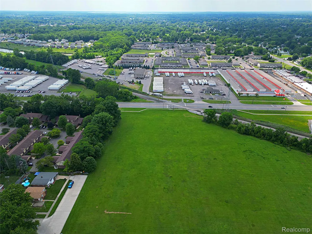 18785 Dale Avenue Allen Park City, MI 48101