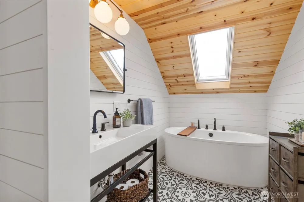 1231 Monroe Street Port Townsend, WA 98368