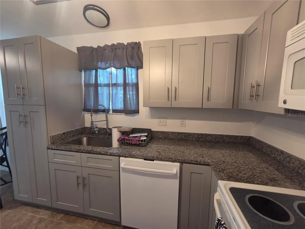 7098 ALAMANDA BOULEVARD W Lake Wales, FL 33898
