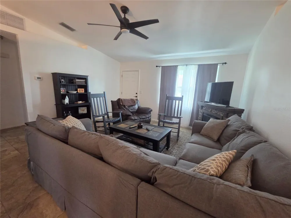 7098 ALAMANDA BOULEVARD W Lake Wales, FL 33898