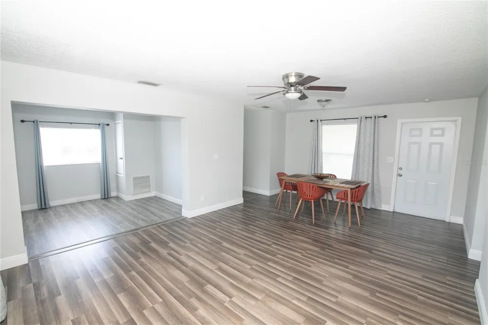 1831 AARON AVENUE Orlando, FL 32811
