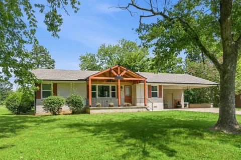 99 Lakewood Dr