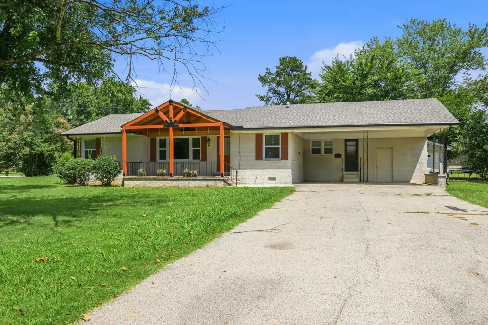 99 Lakewood Dr Lexington, TN 38351