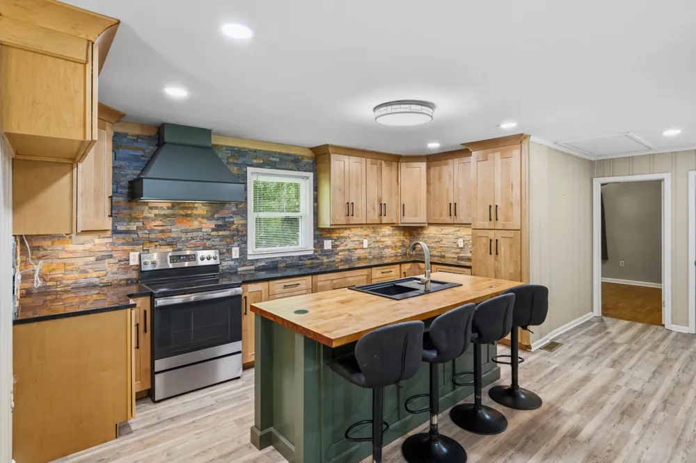 99 Lakewood Dr Lexington, TN 38351