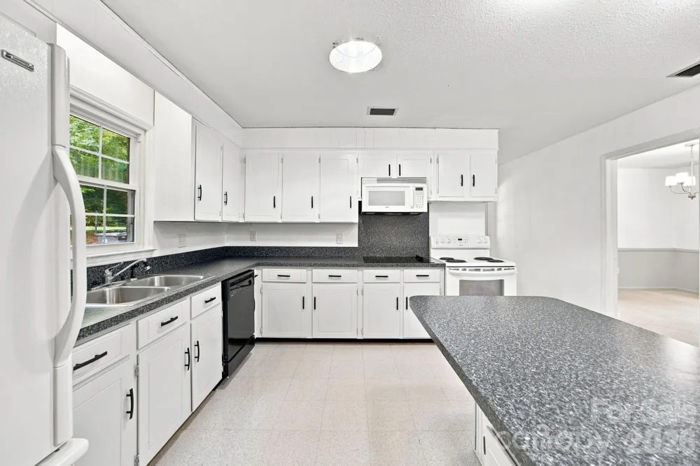 1045 S Magnolia Street Mooresville, NC 28115