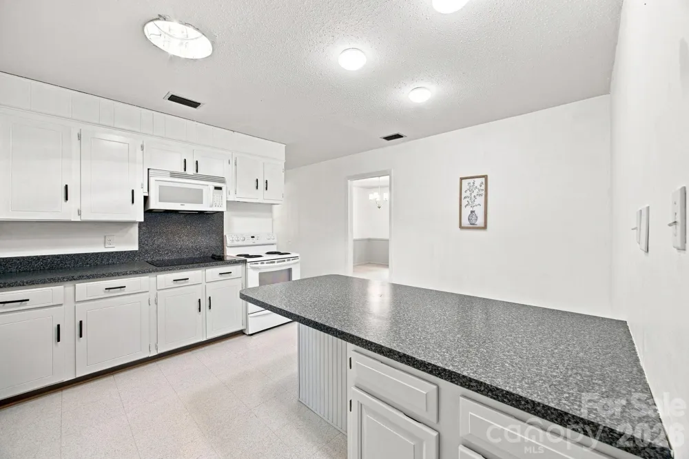 1045 S Magnolia Street Mooresville, NC 28115