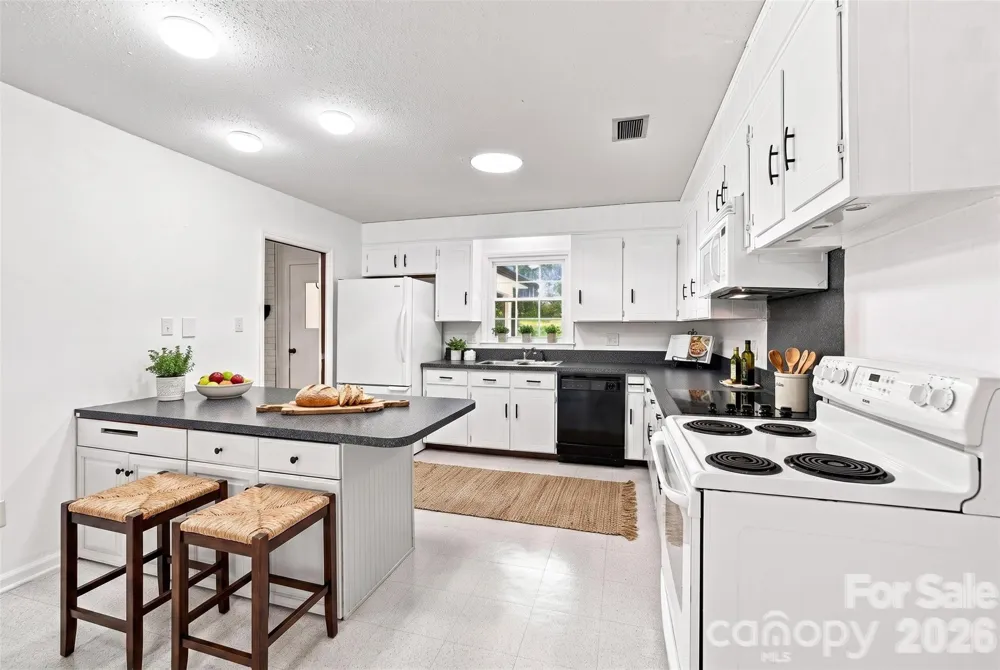 1045 S Magnolia Street Mooresville, NC 28115