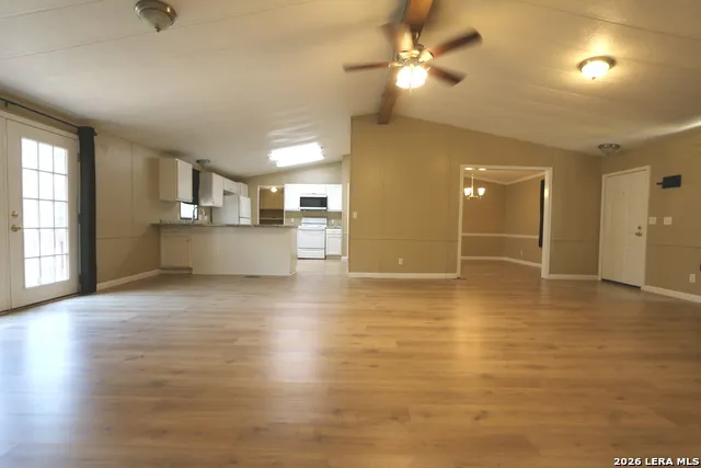 76 & 76B Post Oak La Vernia, TX 78121