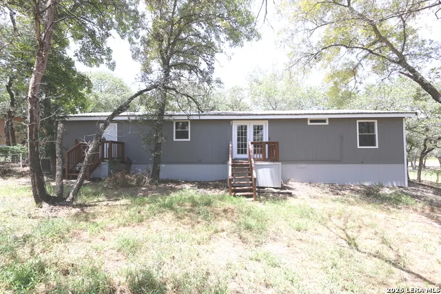 76 & 76B Post Oak La Vernia, TX 78121