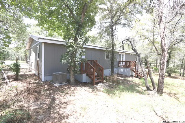 76 & 76B Post Oak La Vernia, TX 78121