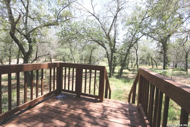 76 & 76B Post Oak La Vernia, TX 78121