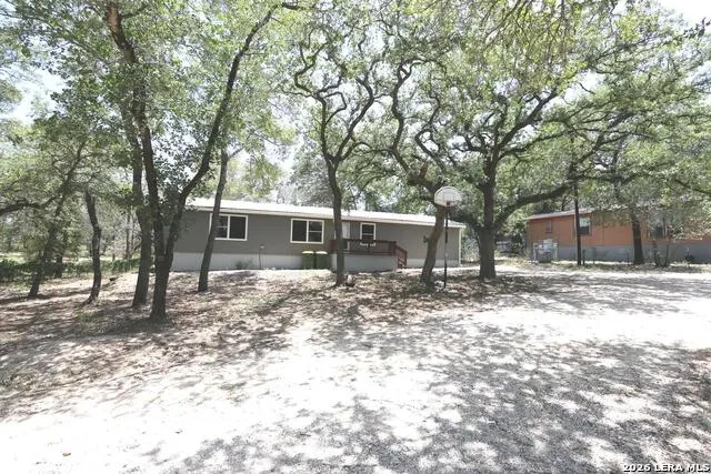 76 & 76B Post Oak La Vernia, TX 78121