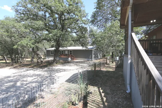 76 & 76B Post Oak La Vernia, TX 78121