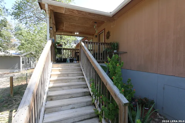 76 & 76B Post Oak La Vernia, TX 78121