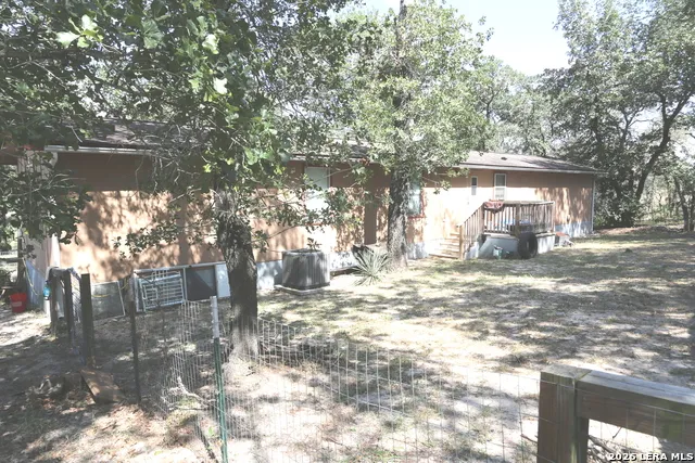 76 & 76B Post Oak La Vernia, TX 78121