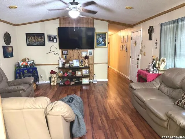 76 & 76B Post Oak La Vernia, TX 78121