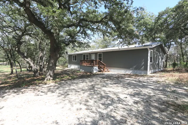 76 & 76B Post Oak La Vernia, TX 78121