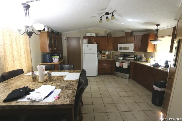 76 & 76B Post Oak La Vernia, TX 78121