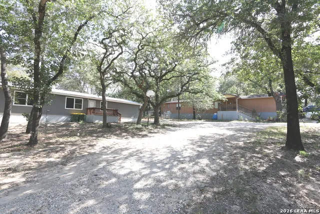 76 & 76B Post Oak La Vernia, TX 78121