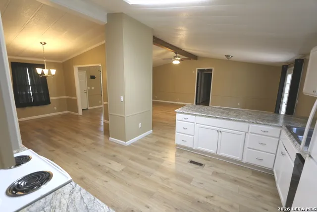 76 & 76B Post Oak La Vernia, TX 78121