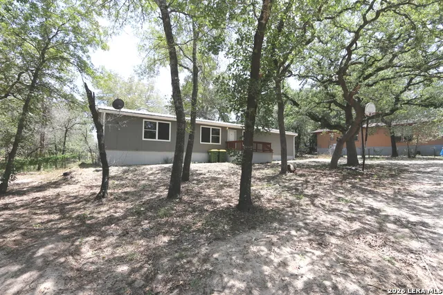 76 & 76B Post Oak La Vernia, TX 78121