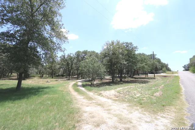 76 & 76B Post Oak La Vernia, TX 78121