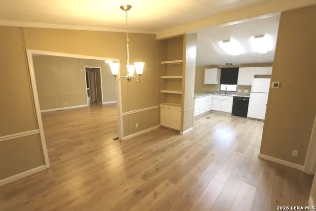 76 & 76B Post Oak La Vernia, TX 78121