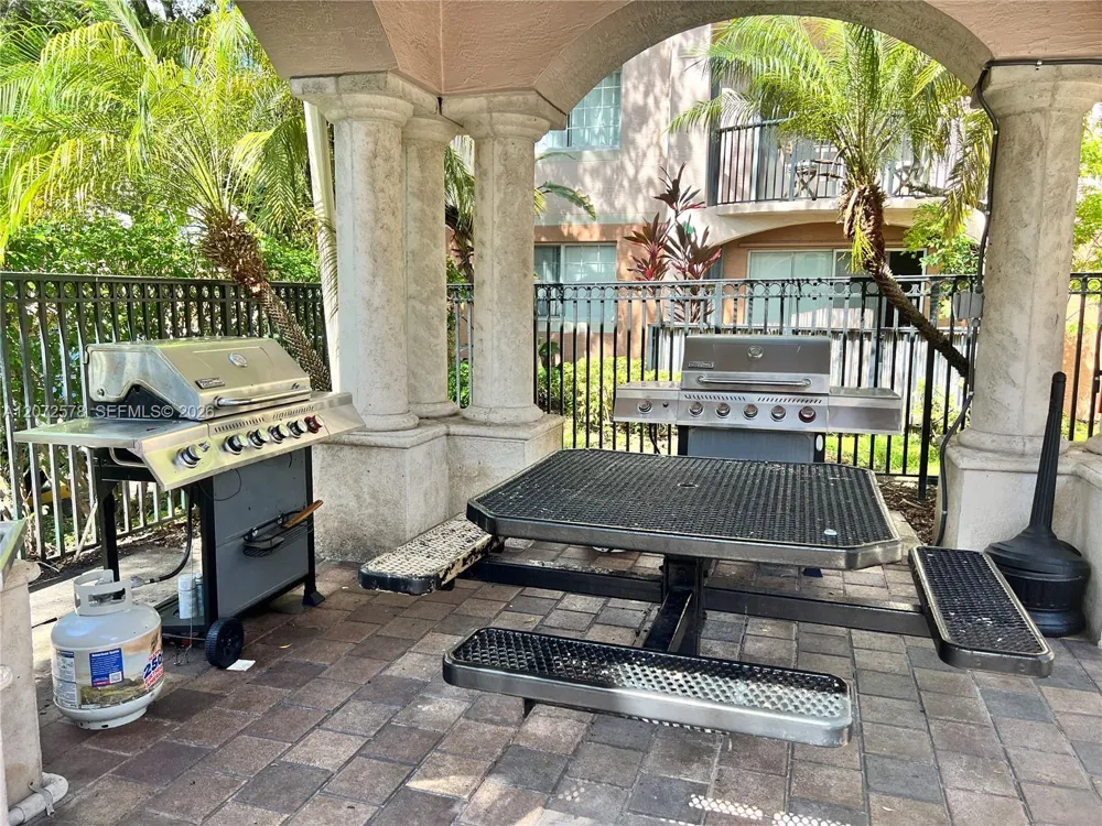 2009 SE 10th Ave #319 Fort Lauderdale, FL 33316