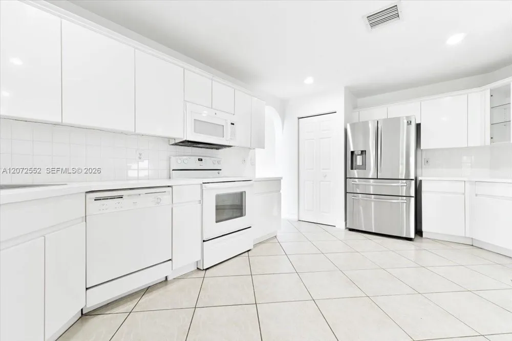 10853 NW 71st St Doral, FL 33178
