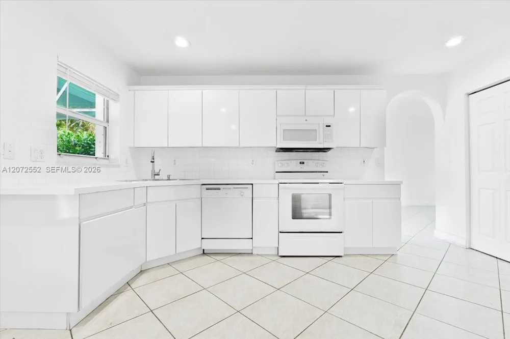 10853 NW 71st St Doral, FL 33178