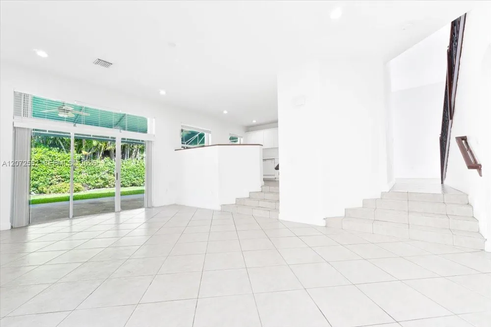 10853 NW 71st St Doral, FL 33178