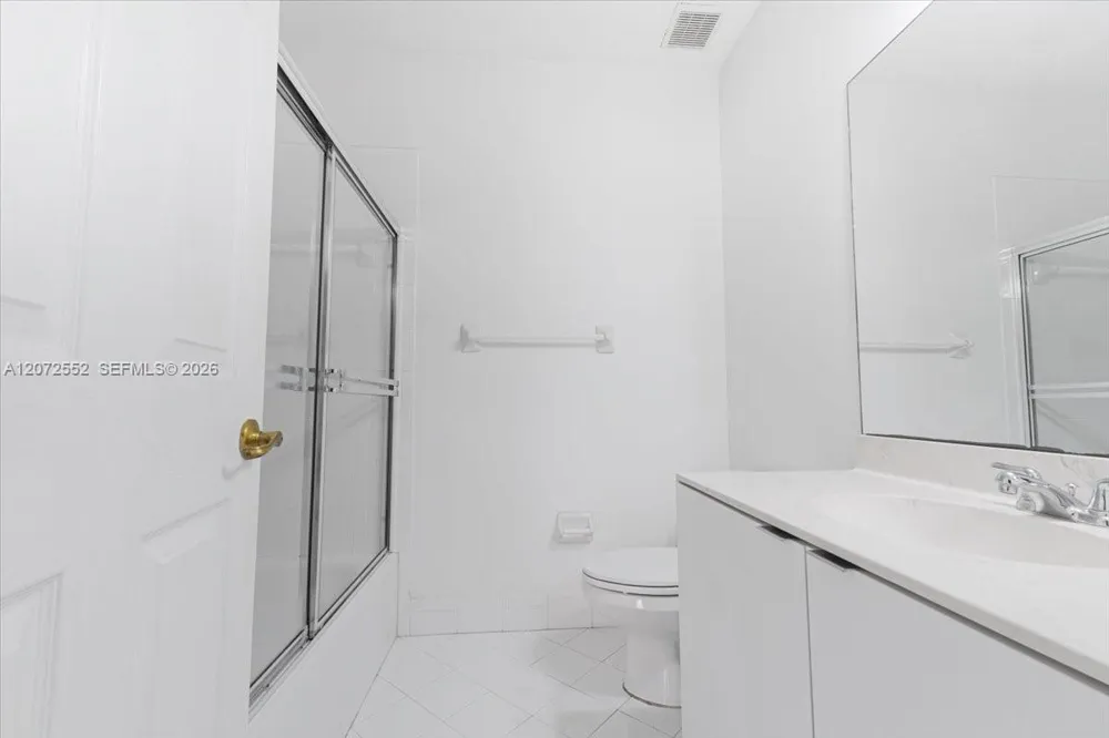 10853 NW 71st St Doral, FL 33178