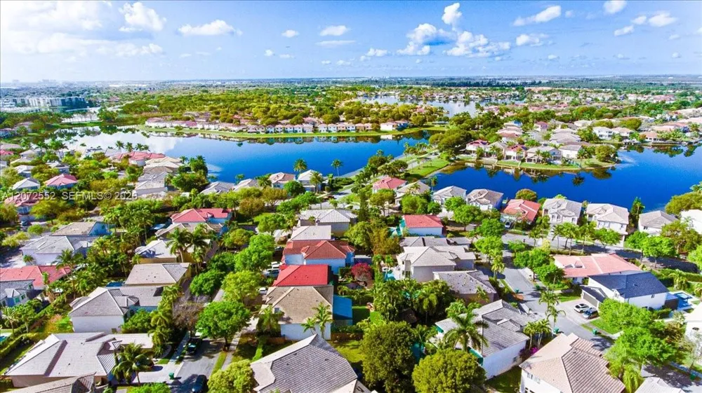 10853 NW 71st St Doral, FL 33178