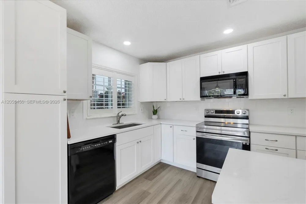 7370 NW 61st Ter Parkland, FL 33067