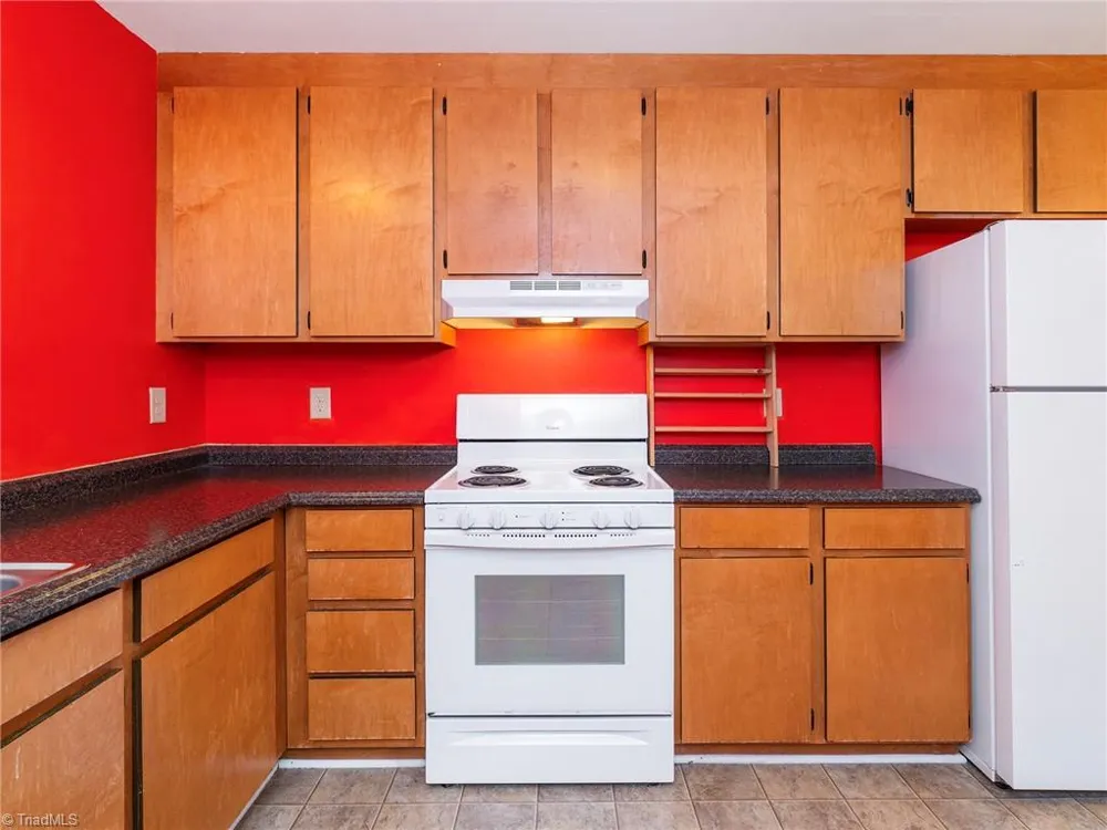 717 Scott Court Burlington, NC 27215