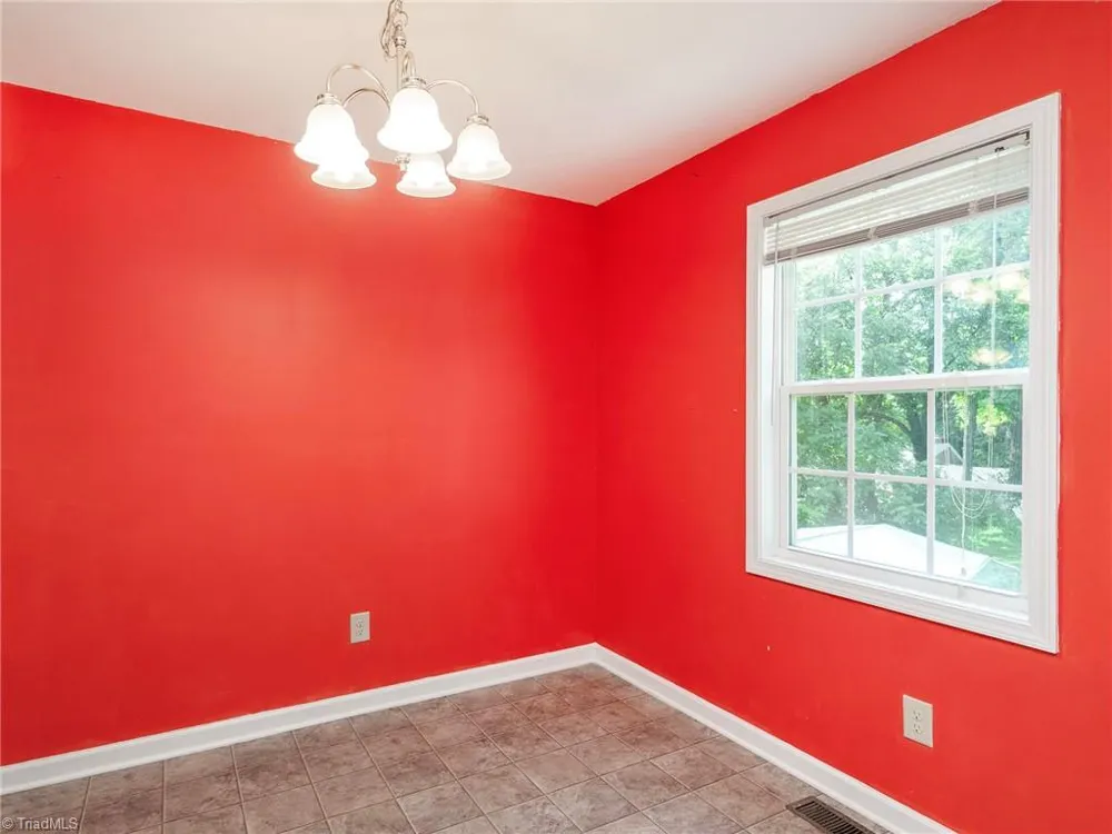 717 Scott Court Burlington, NC 27215
